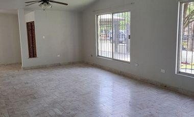 Excelente casa en renta para oficinas o casa habitación, al norte de Saltillo.