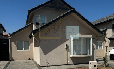 SE VENDE CASA SECTOR AV. LA MONTAÑA NORTE VALLE GRANDE LAMPA