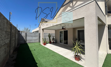 SE VENDE CASA SECTOR AV. LA MONTAÑA NORTE VALLE GRANDE LAMPA