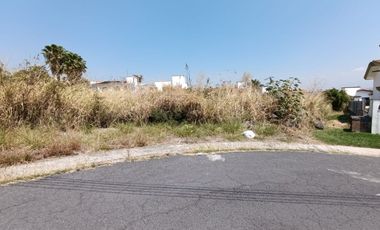 SE VENDE TERRENO EN LOMAS DE COCOYOC, CALLE CERRADA