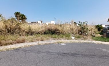 SE VENDE TERRENO EN LOMAS DE COCOYOC, CALLE CERRADA