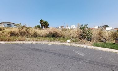 SE VENDE TERRENO EN LOMAS DE COCOYOC, CALLE CERRADA