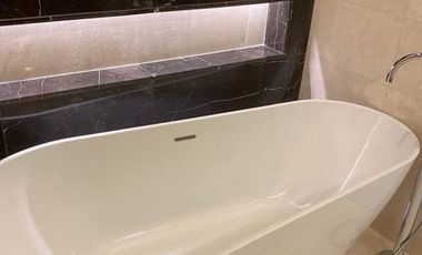 3 Bedroom With Den. Two Roxas Triangle For Rent (Inf 45)