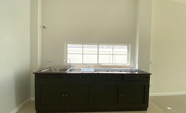 A brand new townhome 3 bed for sale in Sankhampeang, Chiang Mai