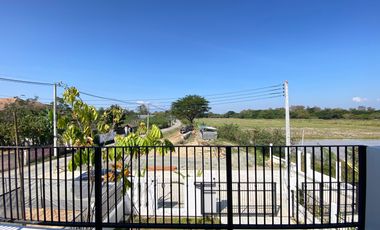 A brand new townhome 3 bed for sale in Sankhampeang, Chiang Mai