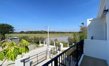 A brand new townhome 3 bed for sale in Sankhampeang, Chiang Mai