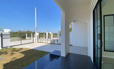 A brand new townhome 3 bed for sale in Sankhampeang, Chiang Mai