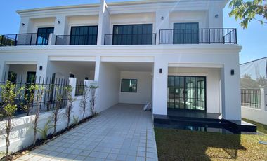 A brand new townhome 3 bed for sale in Sankhampeang, Chiang Mai