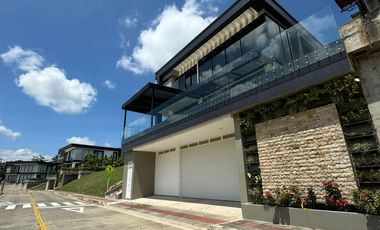 VENTA CASA CAMPESTRE RUITOQUE BAJO. CONDOMINIO RUITOQUE PARK HOUSE