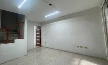 Casa para oficina administrativa en renta. Fraccionamiento Lago Ilusiones, Villahermosa, Tabasco.