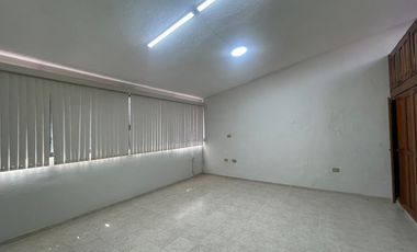 Casa para oficina administrativa en renta. Fraccionamiento Lago Ilusiones, Villahermosa, Tabasco.
