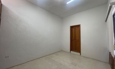 Casa para oficina administrativa en renta. Fraccionamiento Lago Ilusiones, Villahermosa, Tabasco.