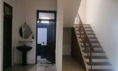 Dijual Rumah Mainroad Sayap BKR Bandung Posisi Hoek Parkiran Luas Cocok Untuk Segala Usaha [PK012]
