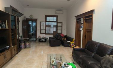 Rumah Belanda Terawat Lokasi Eksklusif Jarang Ada Jalan Culan Sayap Riau Kota Bandung [PK041]