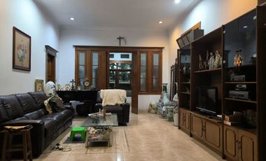 Rumah Belanda Terawat Lokasi Eksklusif Jarang Ada Jalan Culan Sayap Riau Kota Bandung [PK041]