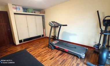 VENTA DE CASA DE TRES PISOS EN EL DISTRITO DE LA PERLA   CALLAO
