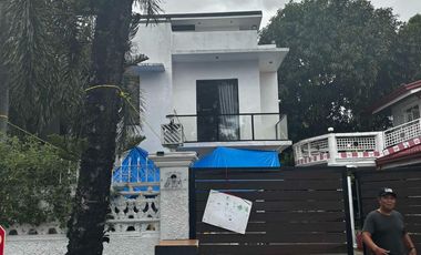 RUSH SALE! 3-LEVEL 3-BEDROOM w/ 4 BATHS SPACIOUS HOUSE & LOT BUILT 2021