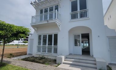 En venta lujosa casa de estreno en Aires Norte, Nuevo Samborondon