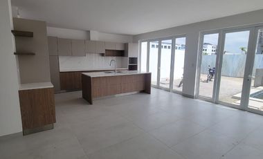 En venta lujosa casa de estreno en Aires Norte, Nuevo Samborondon