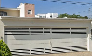 EXCELENTE CASA CON GRAN UBICACION Y GRAN PLUSVALIA AL ADQUIRIRLA MEDIANTE REMATE BANCARIO APROVECHA!!!
