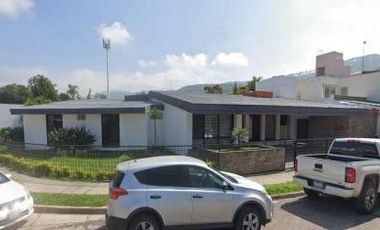 EXCELENTE CASA CON GRAN UBICACION Y GRAN PLUSVALIA AL ADQUIRIRLA MEDIANTE REMATE BANCARIO APROVECHA!!!