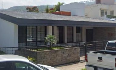 EXCELENTE CASA CON GRAN UBICACION Y GRAN PLUSVALIA AL ADQUIRIRLA MEDIANTE REMATE BANCARIO APROVECHA!!!
