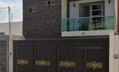 EXCELENTE CASA CON GRAN UBICACION Y GRAN PLUSVALIA AL ADQUIRIRLA MEDIANTE REMATE BANCARIO APROVECHA!!!