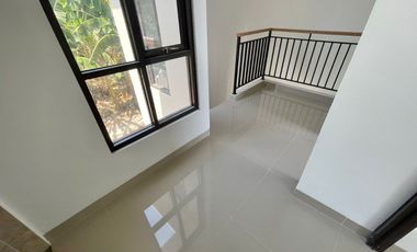 RUMAH SIAP HUNI 2 LANTAI MURAH 700 JUTA-AN, SHM, NYAMAN DKT SERPONG JAYA