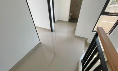 RUMAH SIAP HUNI 2 LANTAI MURAH 700 JUTA-AN, SHM, NYAMAN DKT SERPONG JAYA