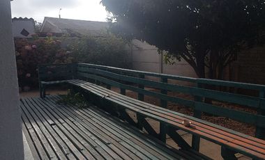 PROPIEDAD SOLIDA EN ALGARROBO.-