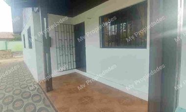 PROPIEDAD SOLIDA EN ALGARROBO.-