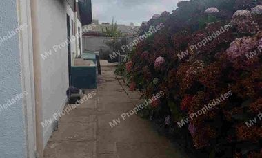 PROPIEDAD SOLIDA EN ALGARROBO.-