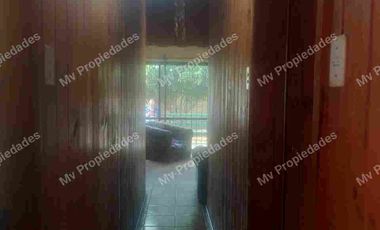 PROPIEDAD SOLIDA EN ALGARROBO.-