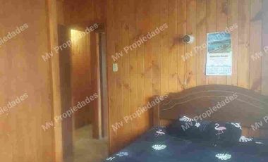 PROPIEDAD SOLIDA EN ALGARROBO.-