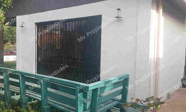 PROPIEDAD SOLIDA EN ALGARROBO.-