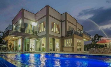 TE ALQUILO LINDA FINCA VILLA VALERIA LLAMANOS AL3005319856 DISPONIBLE PARA TEMPORADA Y DESCANSO VEN A DIFRUTAR!!