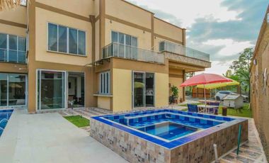 TE ALQUILO LINDA FINCA VILLA VALERIA LLAMANOS AL3005319856 DISPONIBLE PARA TEMPORADA Y DESCANSO VEN A DIFRUTAR!!