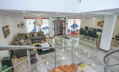 TE ALQUILO LINDA FINCA VILLA VALERIA LLAMANOS AL3005319856 DISPONIBLE PARA TEMPORADA Y DESCANSO VEN A DIFRUTAR!!