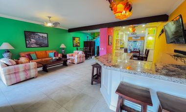 Elegancia y Confort en una Casa de 3 Niveles Cerca de la Playa