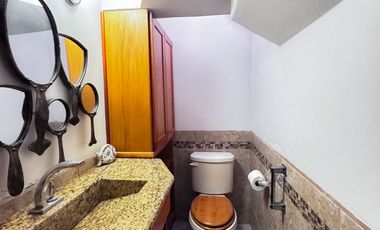 Elegancia y Confort en una Casa de 3 Niveles Cerca de la Playa