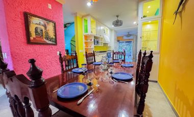 Elegancia y Confort en una Casa de 3 Niveles Cerca de la Playa