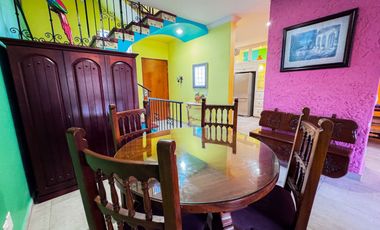 Elegancia y Confort en una Casa de 3 Niveles Cerca de la Playa