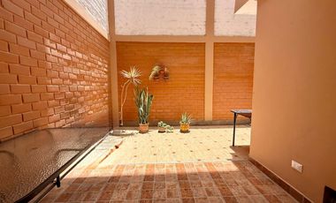 Venta De Casa En Urb San Isidro I Etapa De 3 Pisos (GAPONTE)