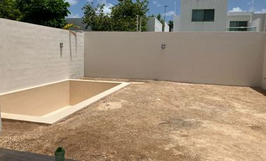 CASA RESIDENCIAL EN PRIVADA MARGARITAS 190 CHOLUL MÉRIDA