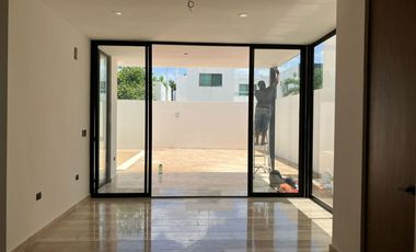 CASA RESIDENCIAL EN PRIVADA MARGARITAS 190 CHOLUL MÉRIDA
