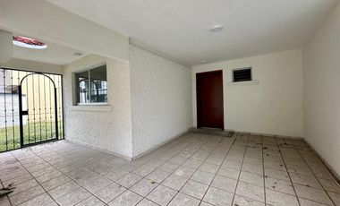 Casa en Venta junto con Terreno de 105 mts en Villa Verde  $ 3'200,000.=