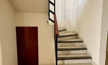 Casa en Venta junto con Terreno de 105 mts en Villa Verde  $ 3'200,000.=