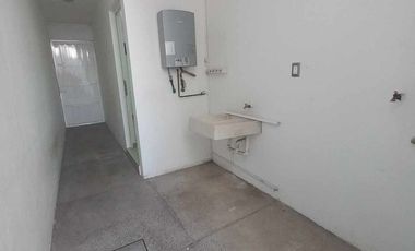Casa en Renta Lomas de Juriquilla 4 habitaciones cada una con baño, Sala de TV, oficina