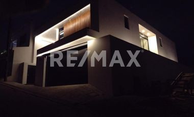 CASA EN VENTA EN BAJA MALIBU SECCION LOMAS (PLAYAS DE TIJUANA - ROSARITO)