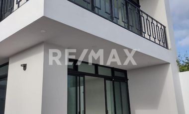CASA EN VENTA EN BAJA MALIBU SECCION LOMAS (PLAYAS DE TIJUANA - ROSARITO)